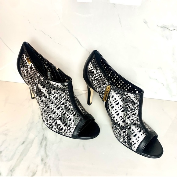 Calvin Klein Kailani Black And White Peep Toe Heel - Picture 4 of 12